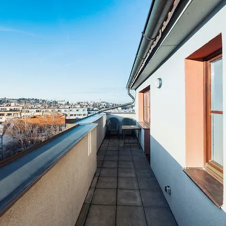 Apartmán 6 *